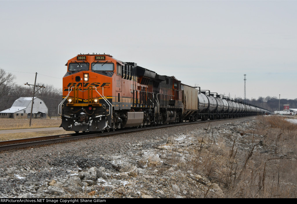 BNSF 3935